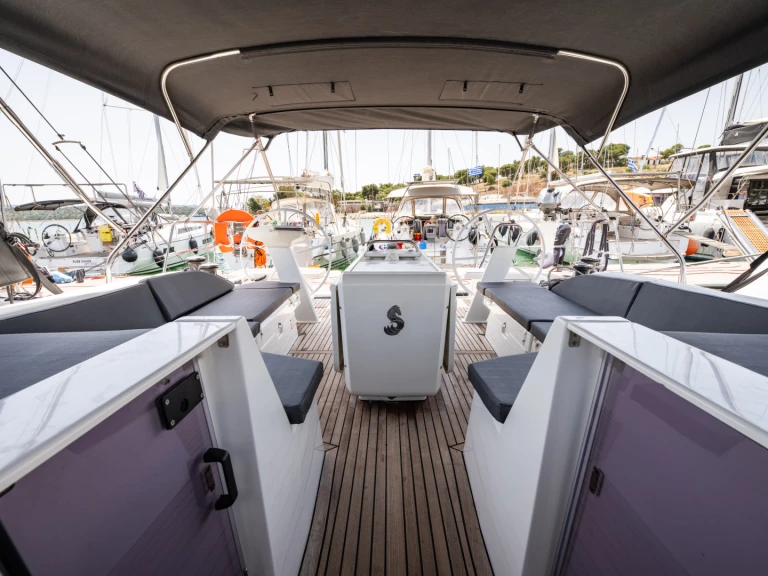 Location bateau Néa Péramos pas cher Oceanis 51.1