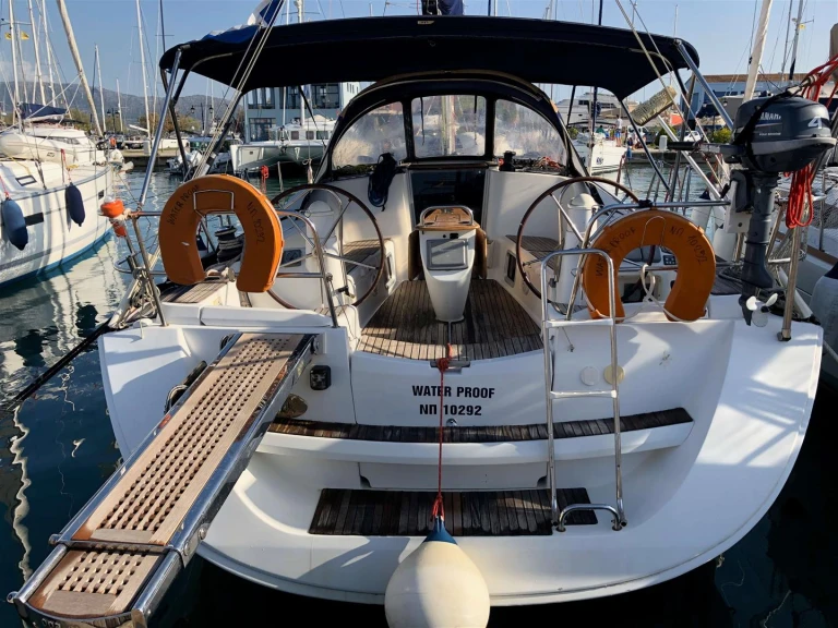 Jeanneau Sun Odyssey 42 i Performance a louer à Póros (Ville)