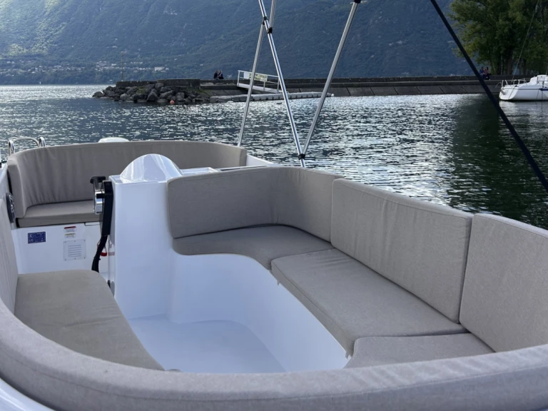Location Bateau à moteur Valory avec permis