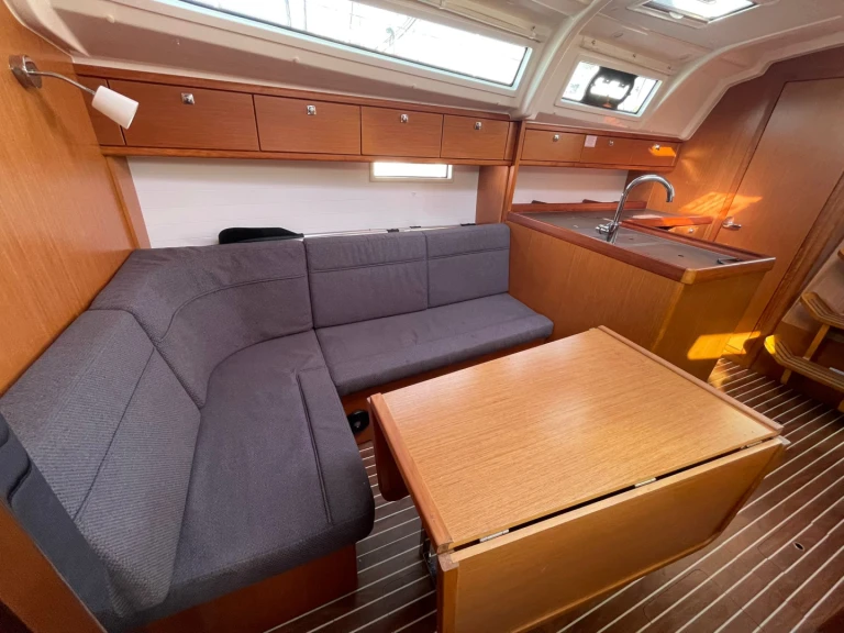 Louez un Bavaria Cruiser 37 à Punta Ala