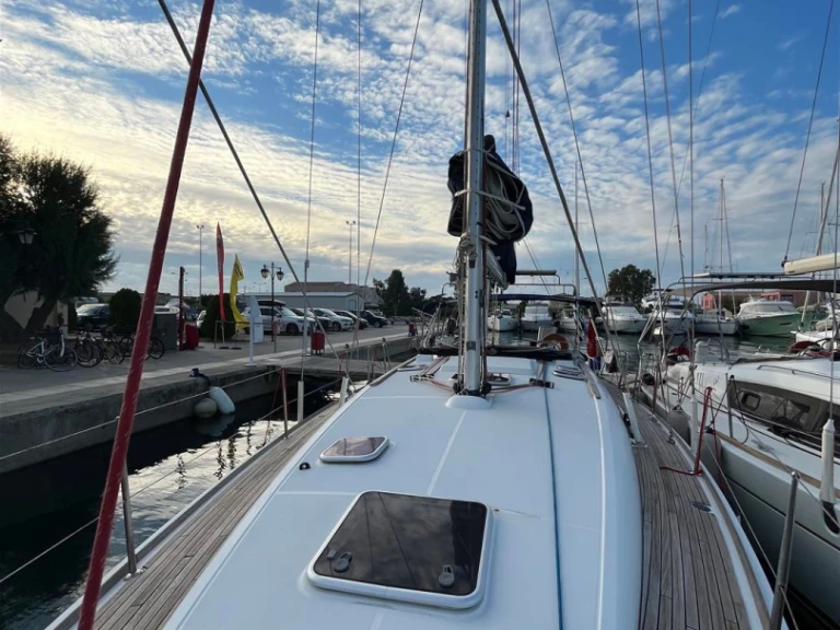 Location bateau Jeanneau Sun Odyssey 42 i Performance à Póros (Ville) sur Samboat