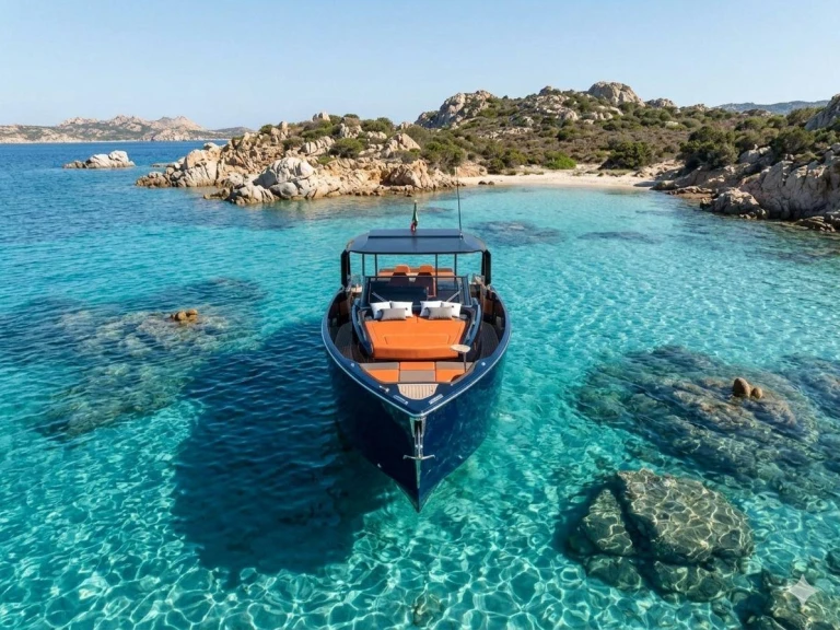 Bateau à moteur à louer à Portisco au meilleur prix