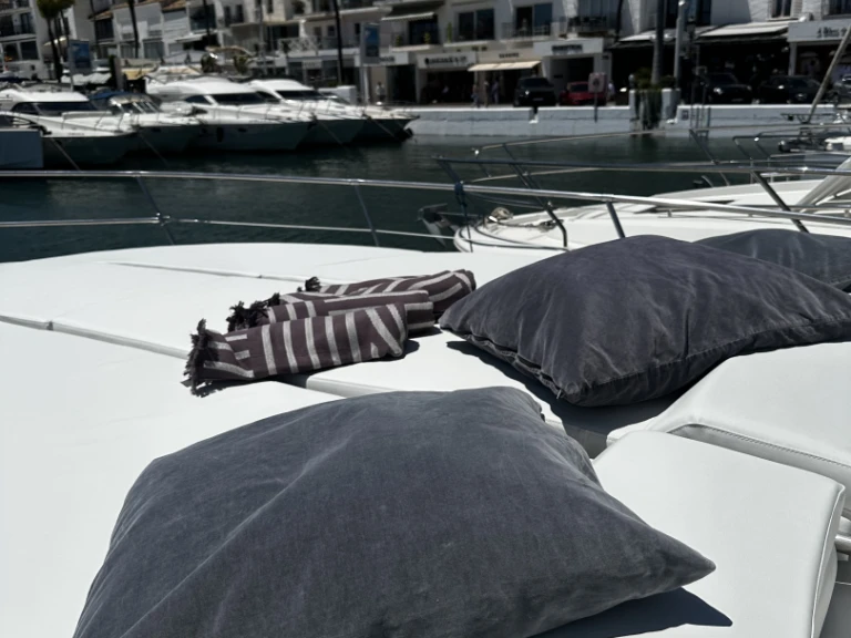 Louer Bateau à moteur avec ou sans skipper Sea Ray à Marbella