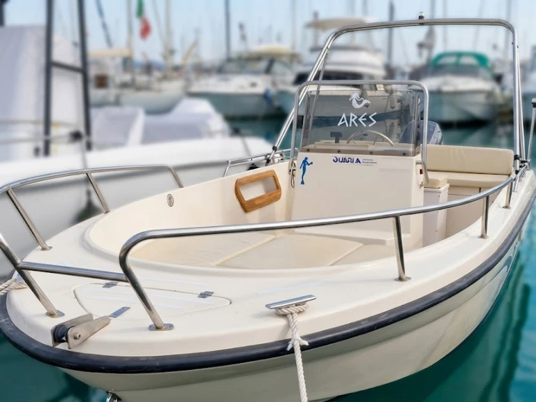 Bateau à moteur à louer à Porto di Alghero au meilleur prix