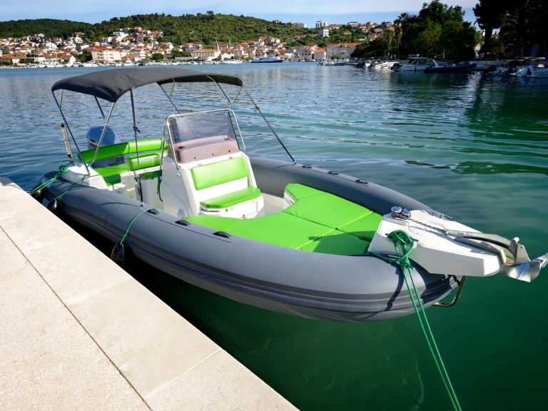 Location bateau Marlin Boat 790 Pro Dynamic à Split sur Samboat