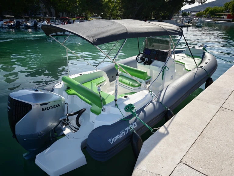 Louer Semi-rigide avec ou sans skipper Marlin Boat à Split