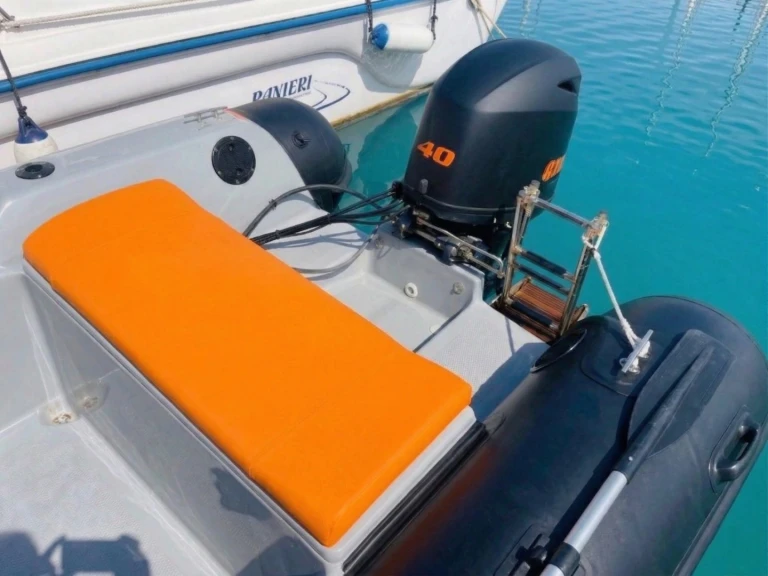 Louer Semi-rigide avec ou sans skipper Sacs à Alghero