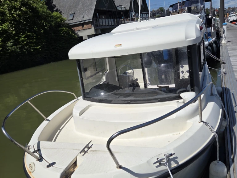 Quicksilver Captur 555 Pilothouse a louer à Saint-Valery-sur-Somme