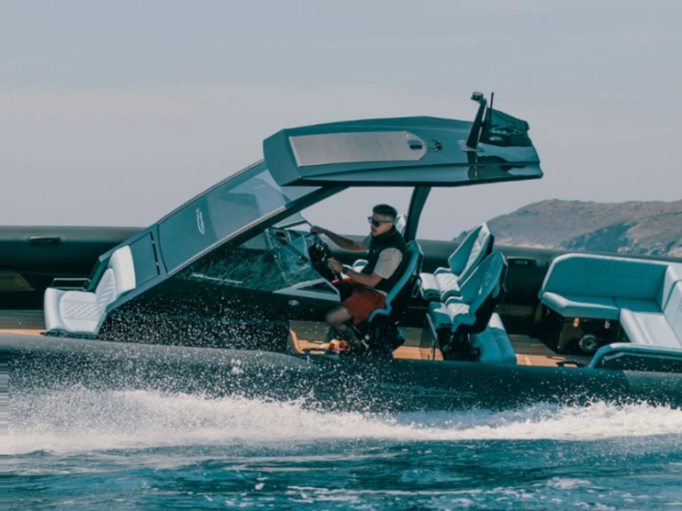 Louer Semi-rigide avec ou sans skipper Technohull à Kýthnos (Ville)