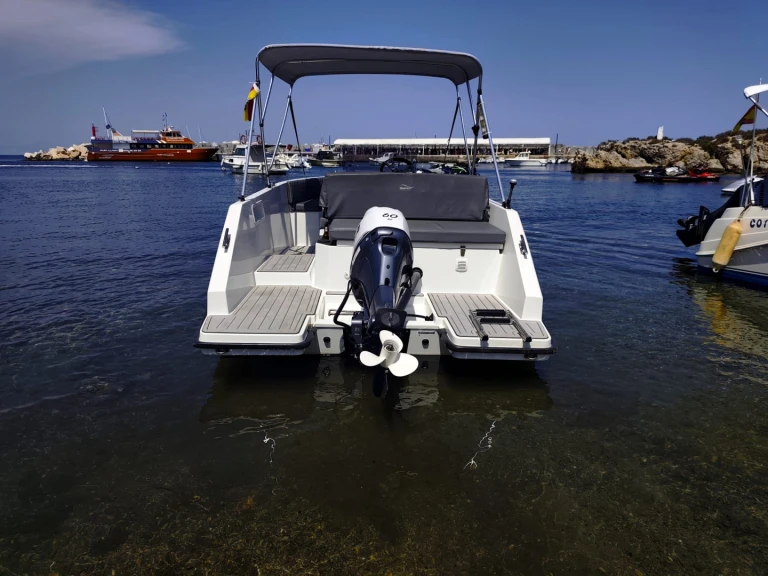 Bateau à moteur à louer à Port d'Alicante au meilleur prix