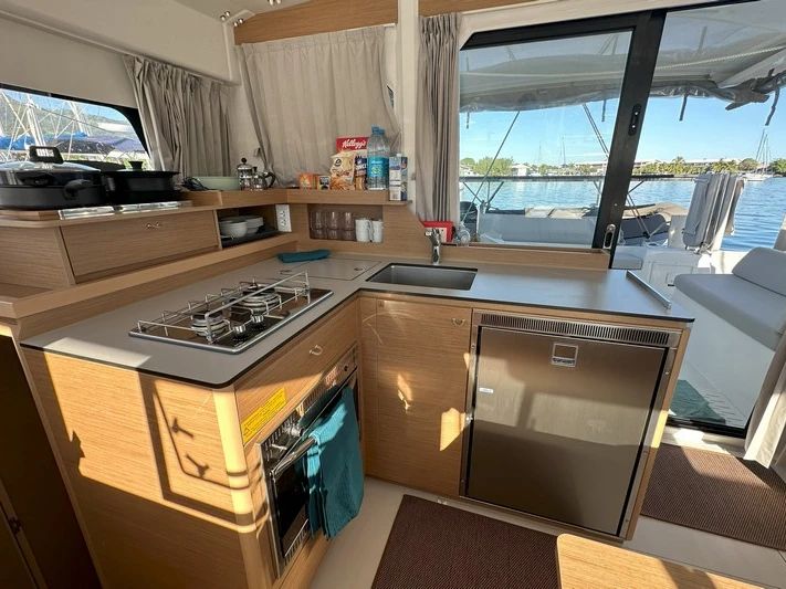 Location bateau Papeete pas cher Excess 11