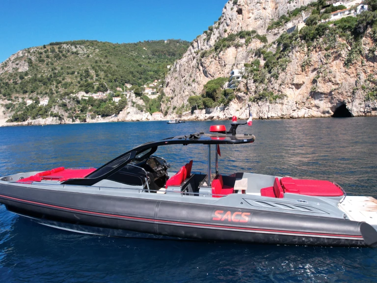 Louer Bateau à moteur avec ou sans skipper Sacs à Beaulieu-sur-Mer