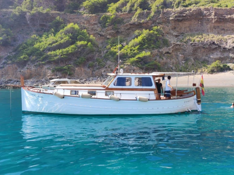 Louer Bateau à moteur avec ou sans skipper Mestre D'Aixa Curret à Alcúdia