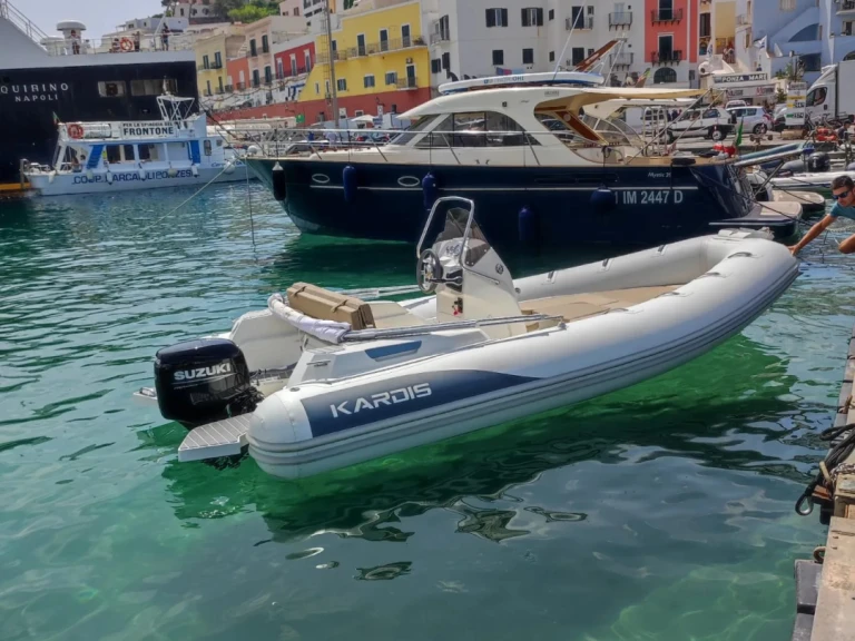 Kardis Kardis Fox 570 a louer à Ponza