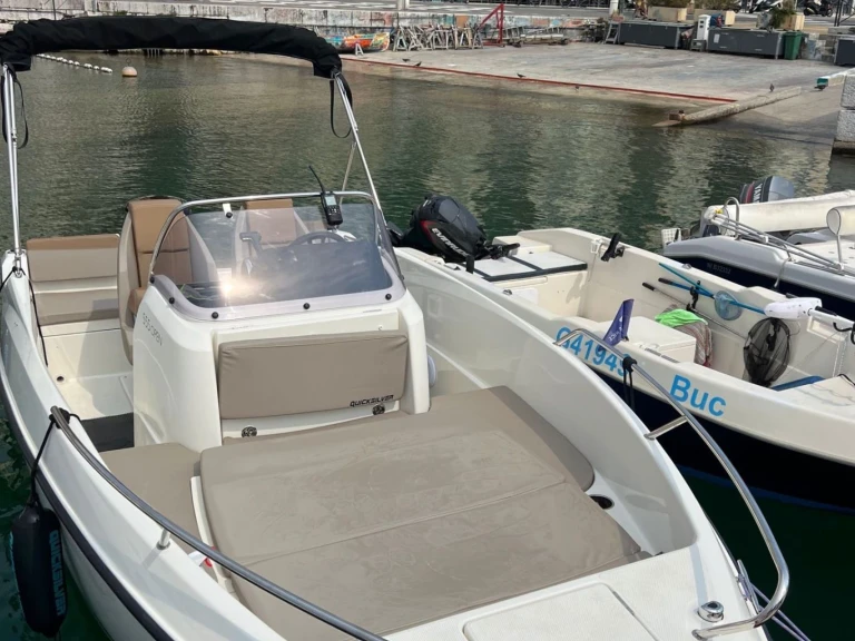 Location à Villefranche-sur-Mer - Quicksilver Quicksilver 555 Open sur SamBoat