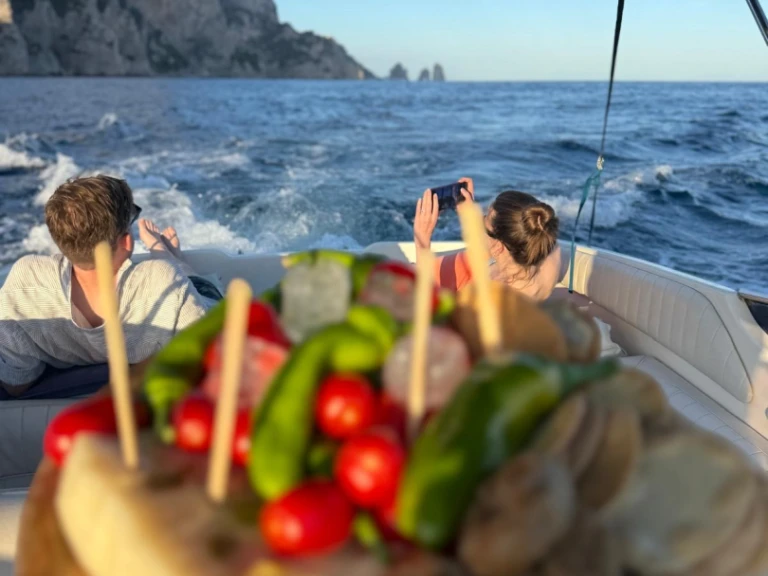 Location Bateau à moteur à Capri - Fratelli Aprea Sorrento 7,50 open cruise