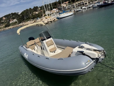 Noleggiare una Bwa Sport 22 GT a La Madrague