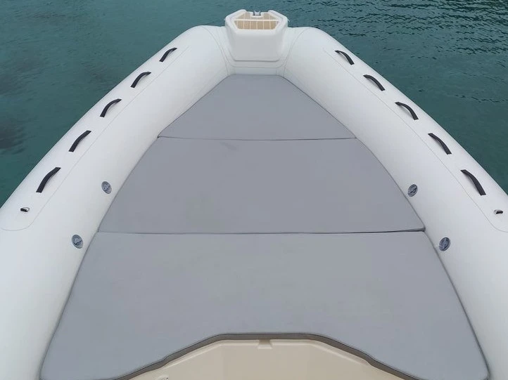 Bateau à moteur à louer à Cannigione au meilleur prix