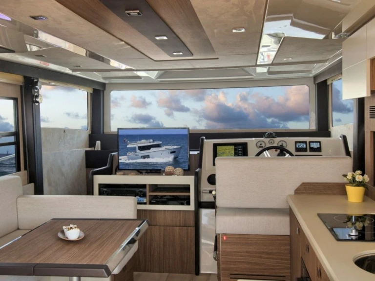 Location à Cannigione - Cranchi Cranchi T43 Eco Trawler sur SamBoat