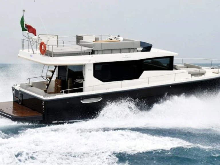 Location bateau Cannigione pas cher Cranchi T43 Eco Trawler