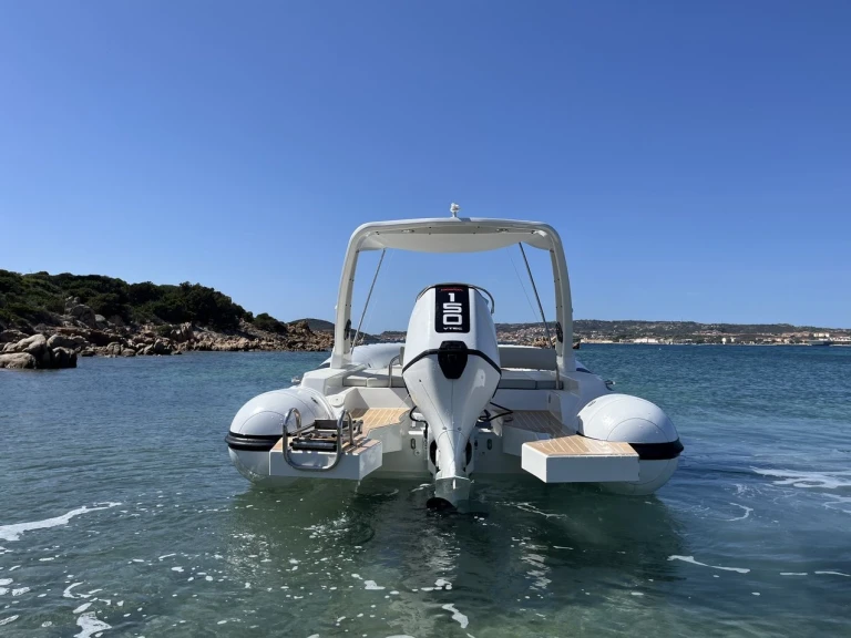 Louer Bateau à moteur avec ou sans skipper Altamarea à Cannigione