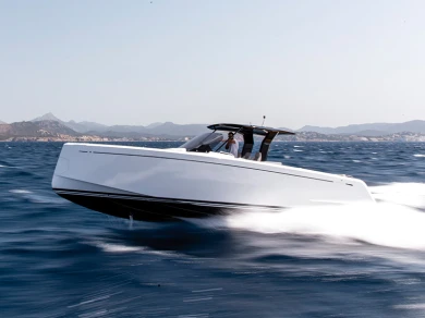 Hire a Pardo Yachts Pardo 38 Sibenik