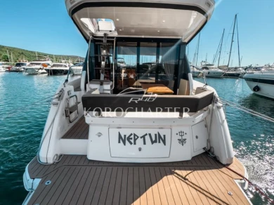 Luxury Yacht to hire Punat at the best price