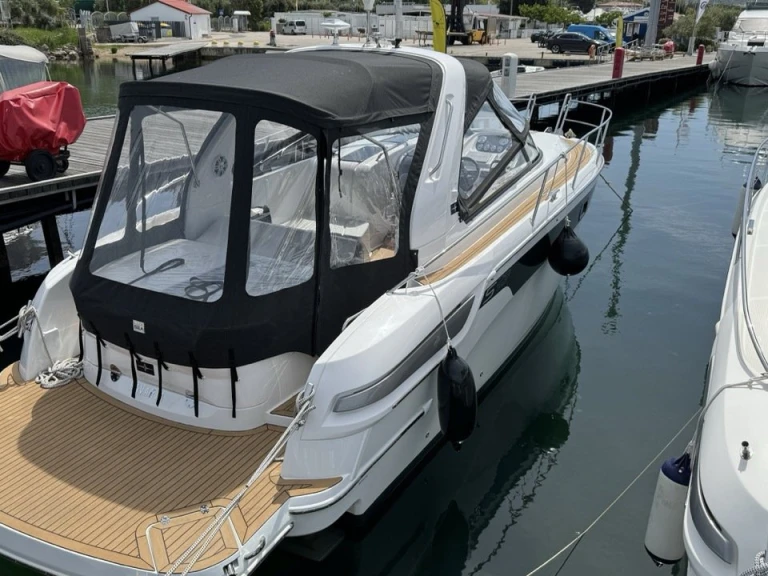 Louer Bateau à moteur avec ou sans skipper Bavaria à Punat