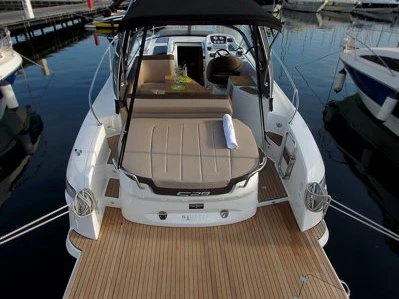 Bateau à moteur à louer à Punat au meilleur prix