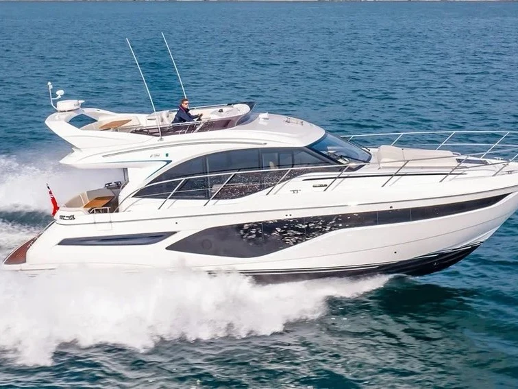 Louez un Princess Princess 50 Flybridge - 3 + 1 cab. à Punat