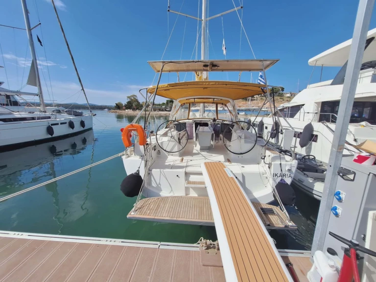 Bénéteau Oceanis 41.1 a louer à Néa Péramos