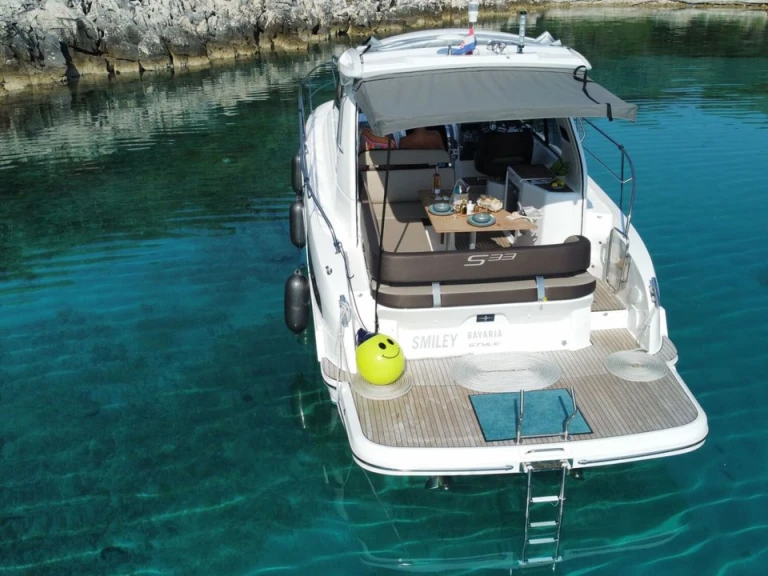 Location bateau Punat pas cher Bavaria 33 Sport HT
