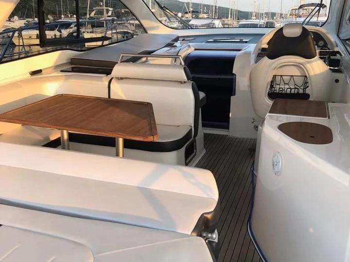 Bateau à moteur à louer à Punat au meilleur prix