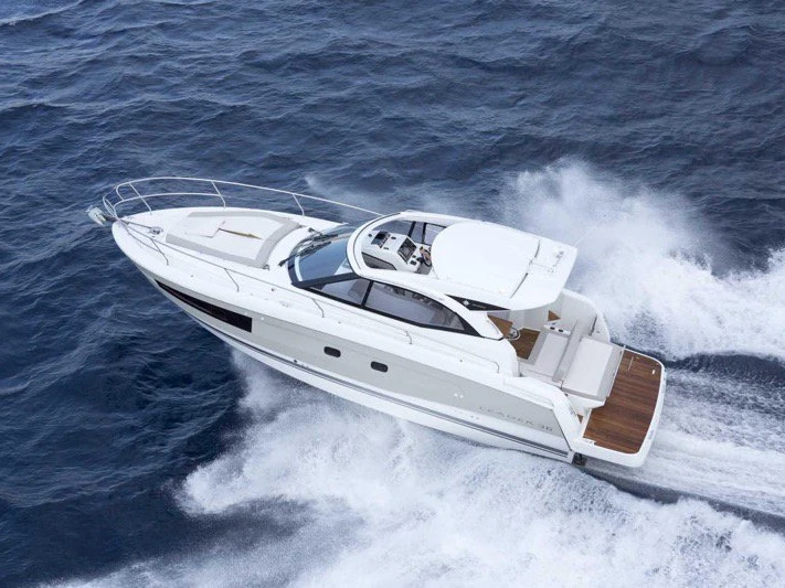 Location Bateau à moteur à Punat - Jeanneau Leader 36