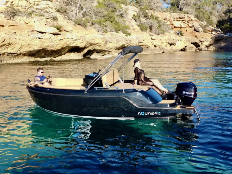 Louer Bateau à moteur avec ou sans skipper Mareti à San Antonio Port