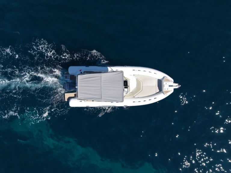 Location bateau Cannes pas cher Tempest 775