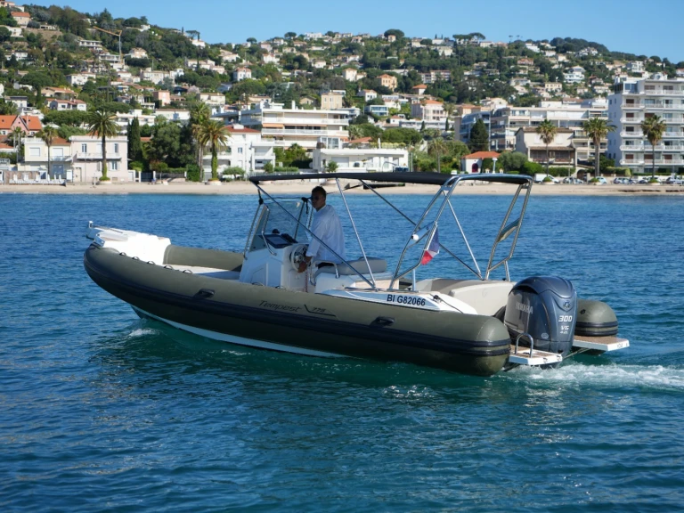Location bateau Golfe-Juan pas cher Tempest 775