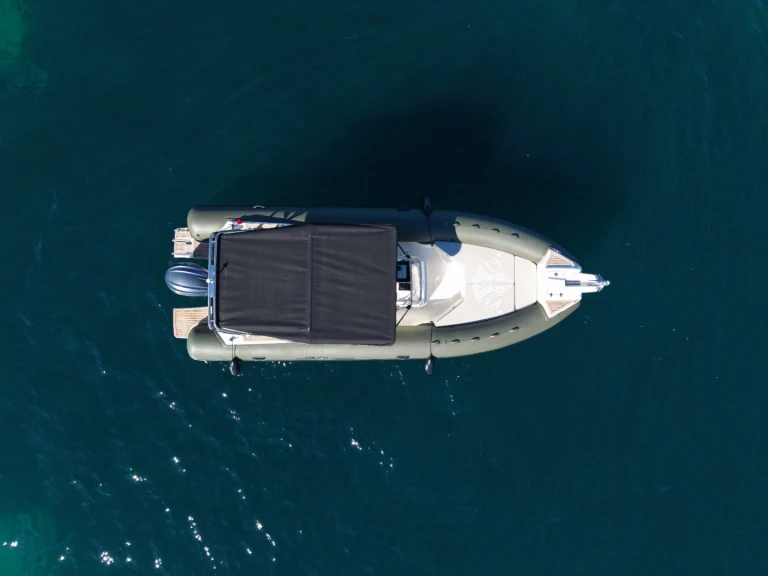 Location Bateau à moteur Capelli avec permis