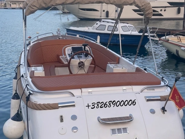 Location Bateau à moteur à Budva - Truszczynscy boats Primeur 715