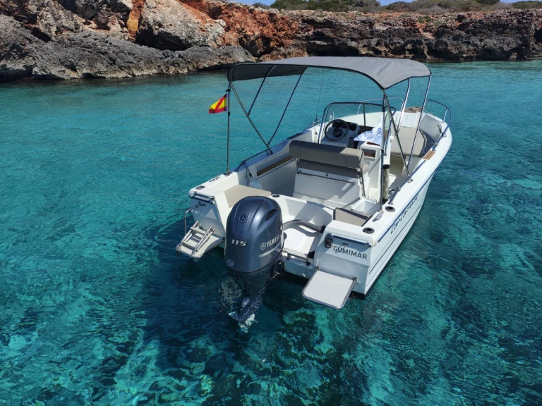 Bateau à moteur à louer à Port Mahon au meilleur prix