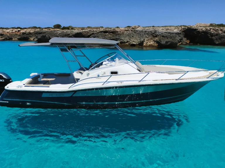 Location Bateau à moteur à Cala en Bosch - Jeanneau Cap Camarat 925 WA