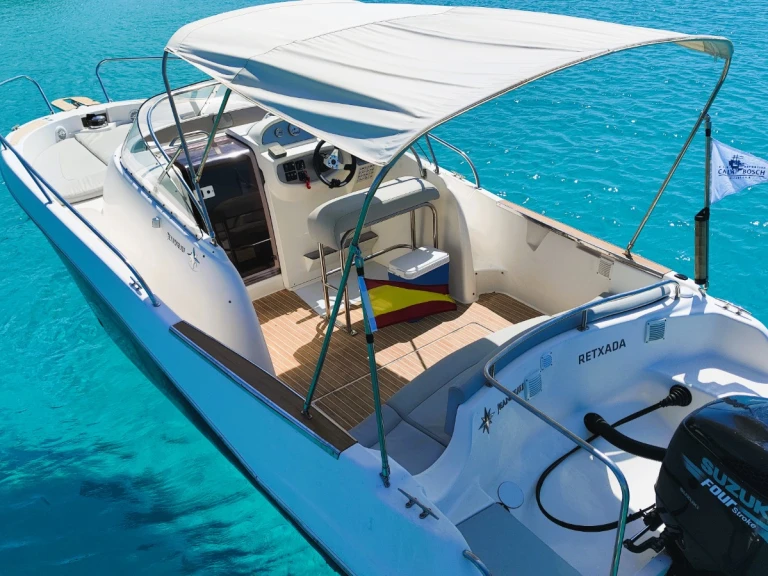 Location Bateau à moteur à Cala en Bosch - Jeanneau Cap Camarat 7.5 WA