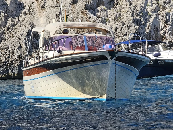 Louer Bateau à moteur avec ou sans skipper Fratelli Aprea à Capri