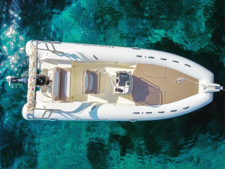 Location bateau Cannigione pas cher Tempest 600