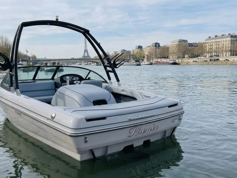 Location bateau Malibu Response à Issy-les-Moulineaux sur Samboat