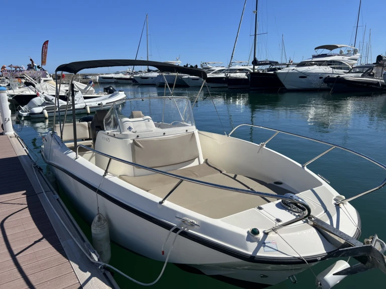 Louez un Quicksilver Activ 675 Open Sport à Cannes