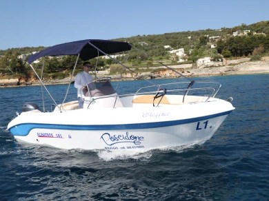 Noleggio a Marina di Andrano – FRATELLI LONGO 5,50 su SamBoat