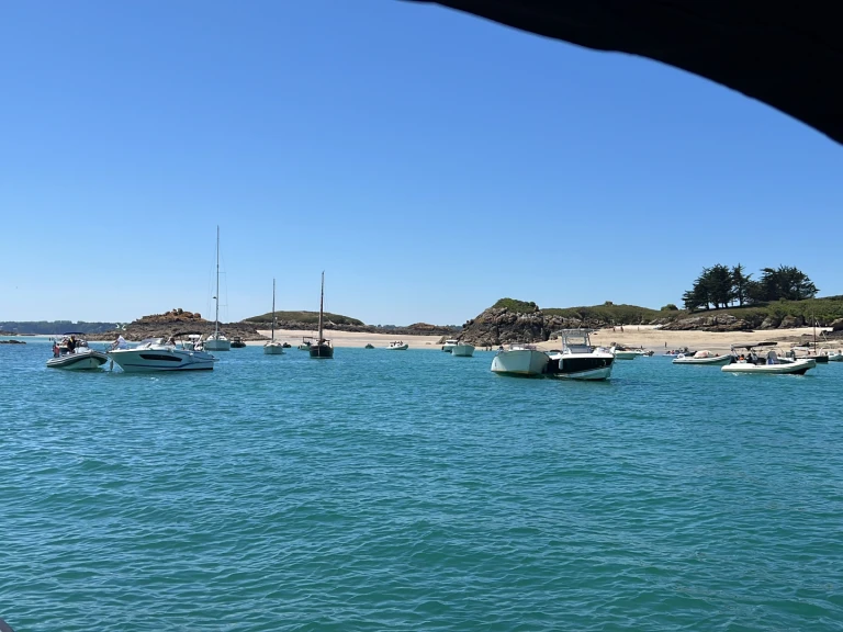 Louez un Quicksilver Activ 675 Sundeck à Saint-Malo