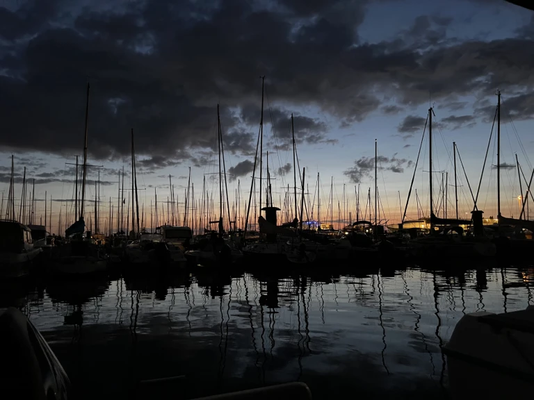 Location bateau Saint-Malo pas cher Activ 675 Sundeck