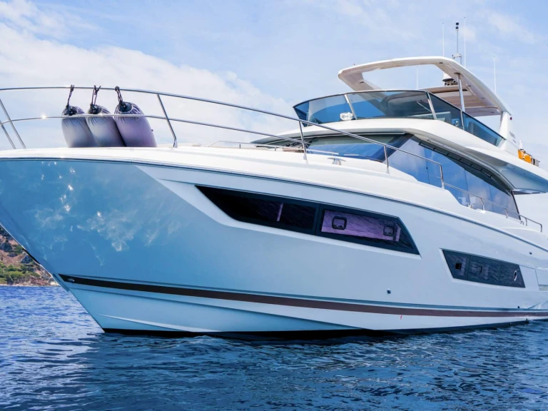Location Yacht Prestige Yachts avec permis